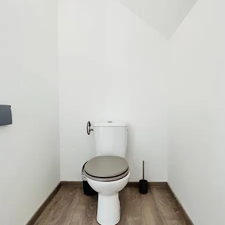 Avec Terrasse Sur Pilotis Vue Sur L'etang