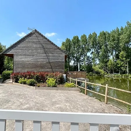 Avec Terrasse Sur Pilotis Vue Sur L'etang Rue (Somme)