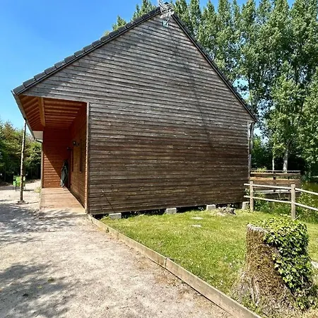 Chalet Avec Terrasse Sur Pilotis Vue Sur L'etang Rue (Somme)